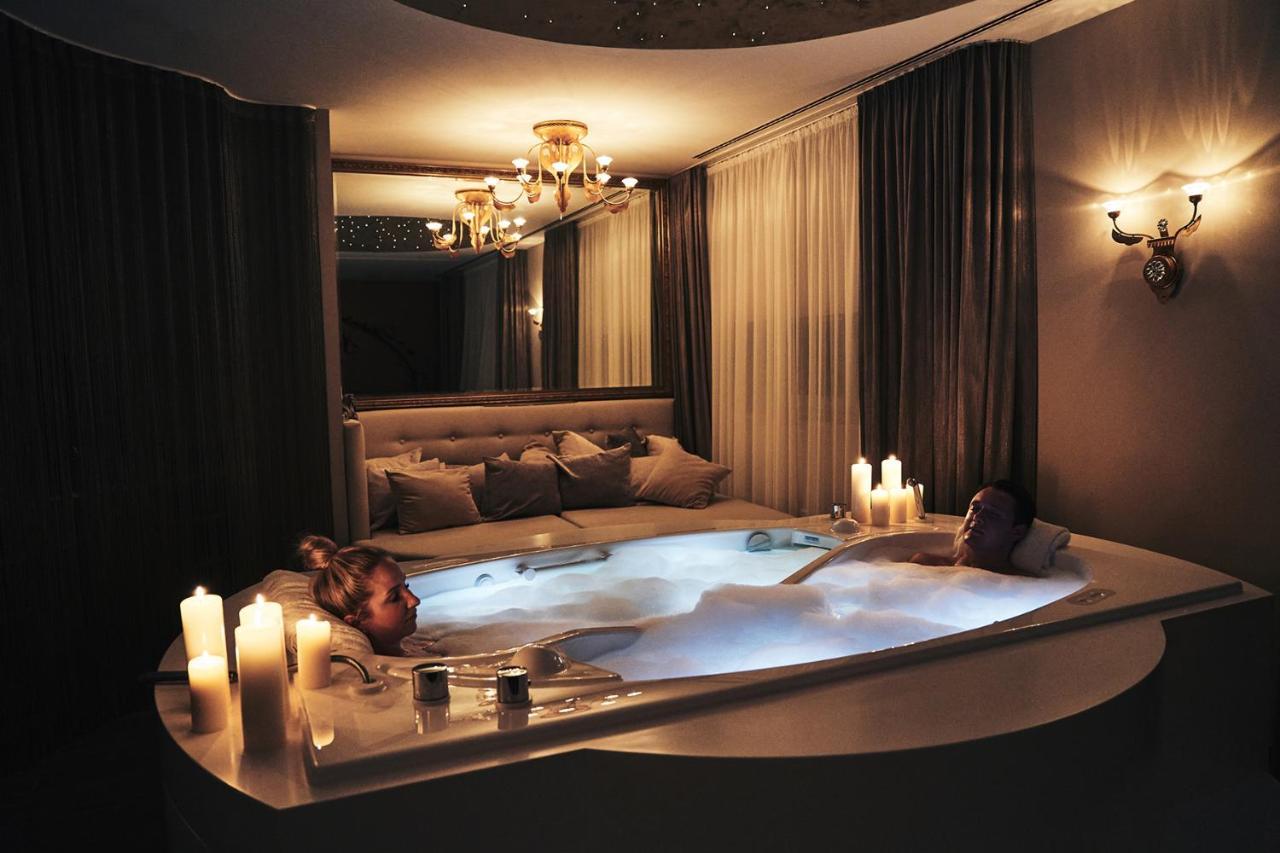 A-Rosa Kurhaus Binz Ξενοδοχείο Εξωτερικό φωτογραφία A modern whirlpool bath