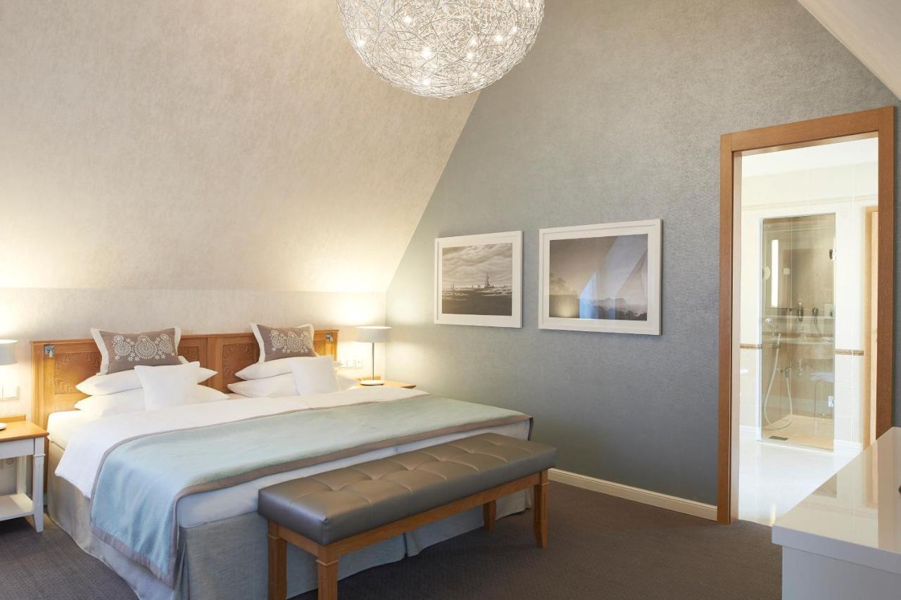 A-Rosa Kurhaus Binz Ξενοδοχείο Εξωτερικό φωτογραφία A room at the hotel